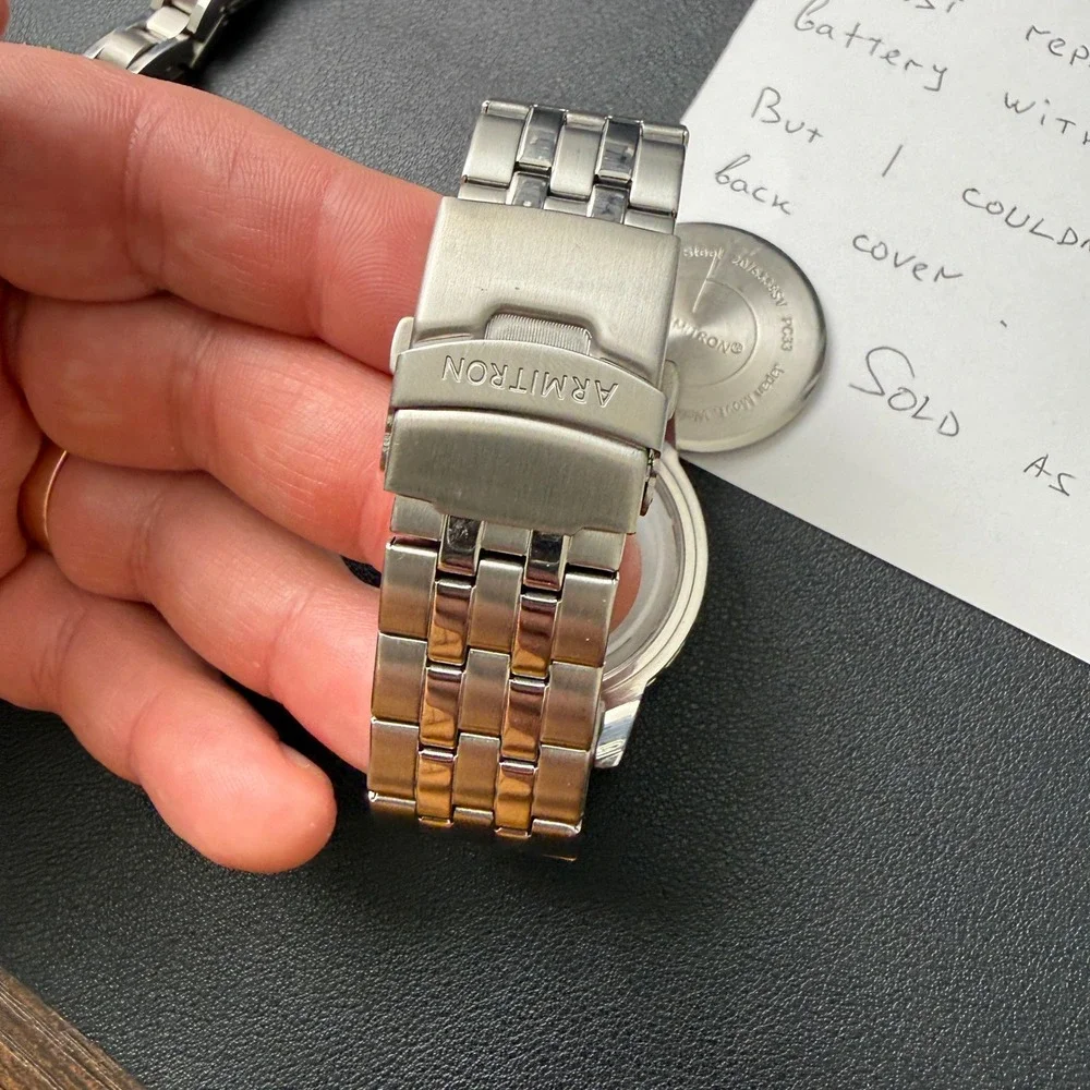 Armitron 20/5338SV Men's Silver Tone Watch & Bracelet Set BACK‎ NOT CLOSING Jap